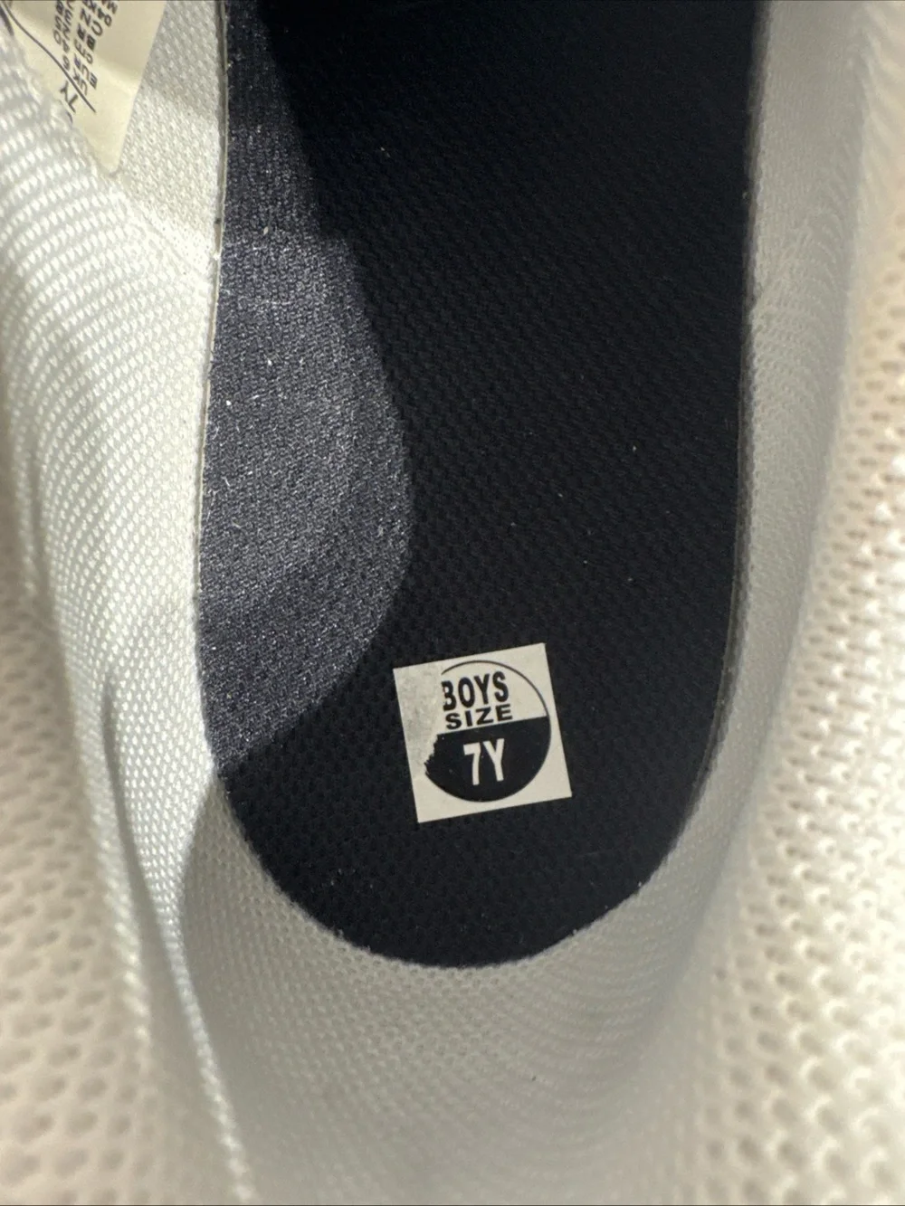 Nike SB Malor Shoes White Grey Black Sneakers Boys Size 7Y Gum Sole NEW NO BOX